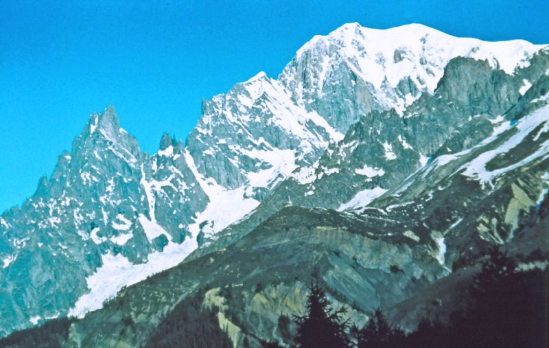 Tour Ronde (290 Bildaufrufe)