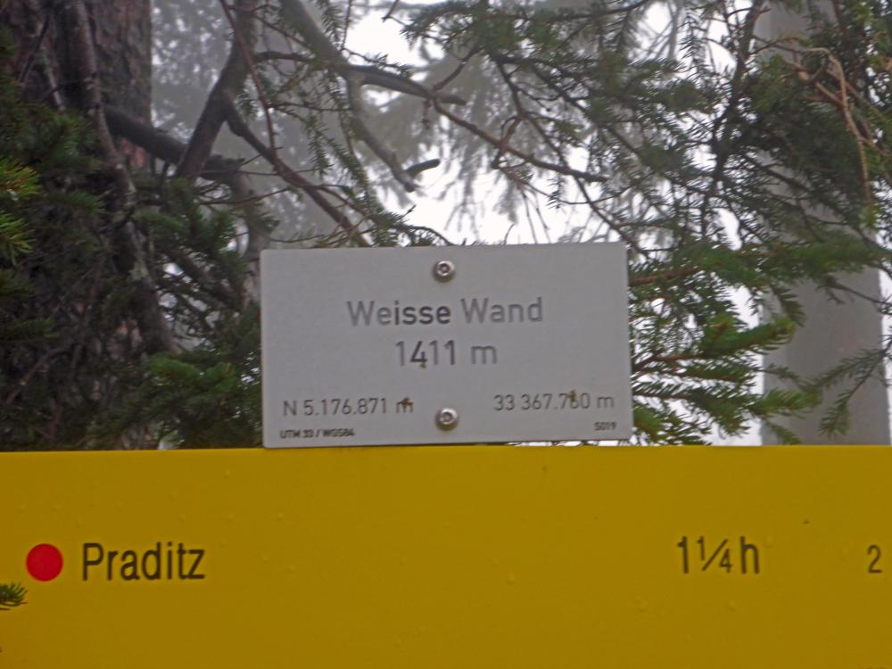 Weisse Wand (90 Bildaufrufe)